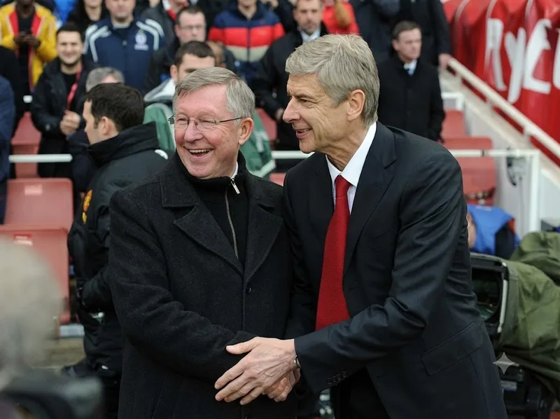 Wenger, Ferguson, Vieira và Keane là những nhân vật tiêu biểu làm nên sức nóng của Arsenal vs Manchester United.