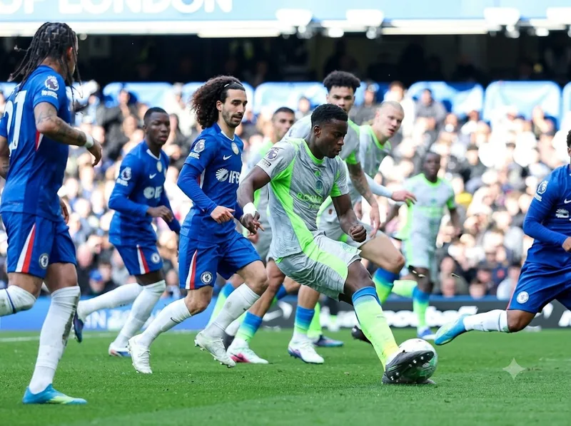 Chelsea tổ chức pressing khi mất bóng và nhanh chóng tái lập đội hình